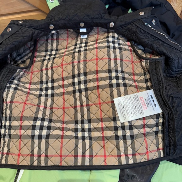 Kids Burberry Black with Trademark Plaid Quilted Jacket Size 2Y - Picture 16 of 16